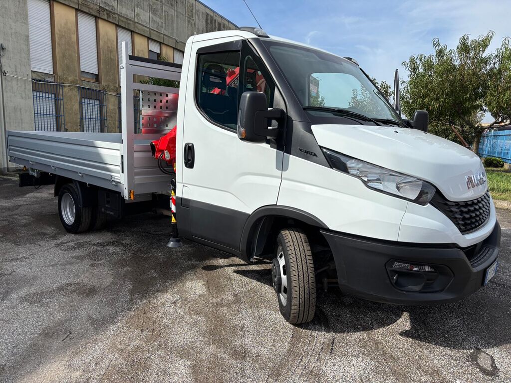 5332361  Furgoni Autocarri IVECO Daily