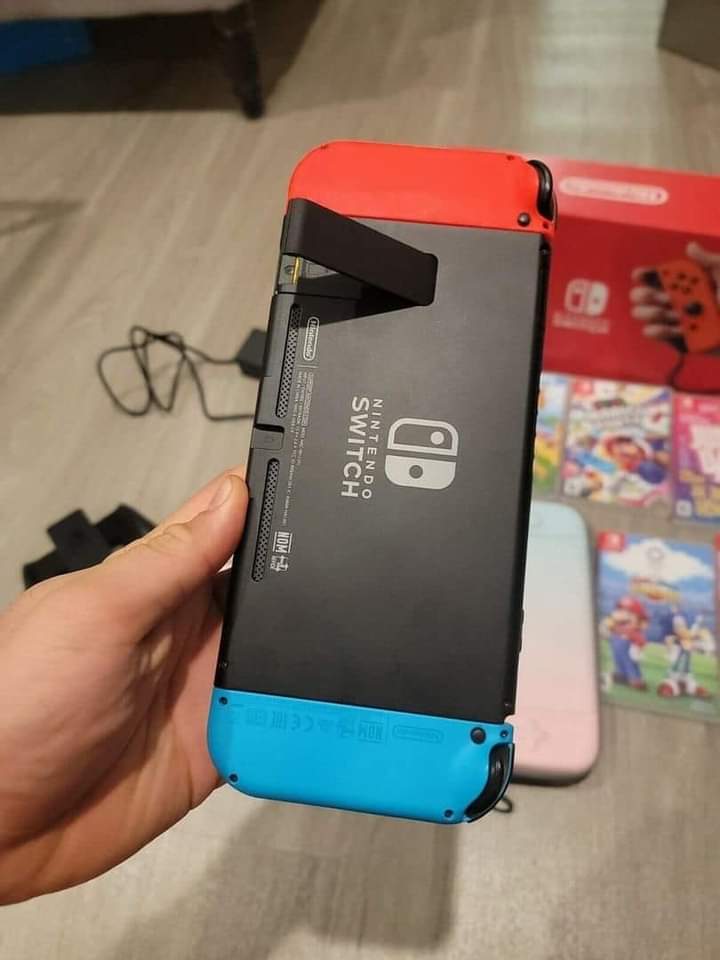 4808346 Nintendo Switch in vendita