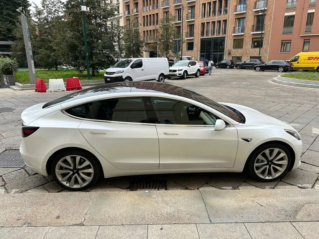 5181358  TESLA Model 3 Long Range Dual