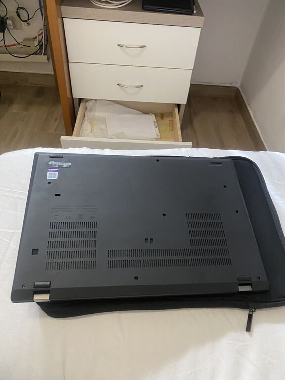 5325261 Vendo Lenovo ThinkPad T2  15